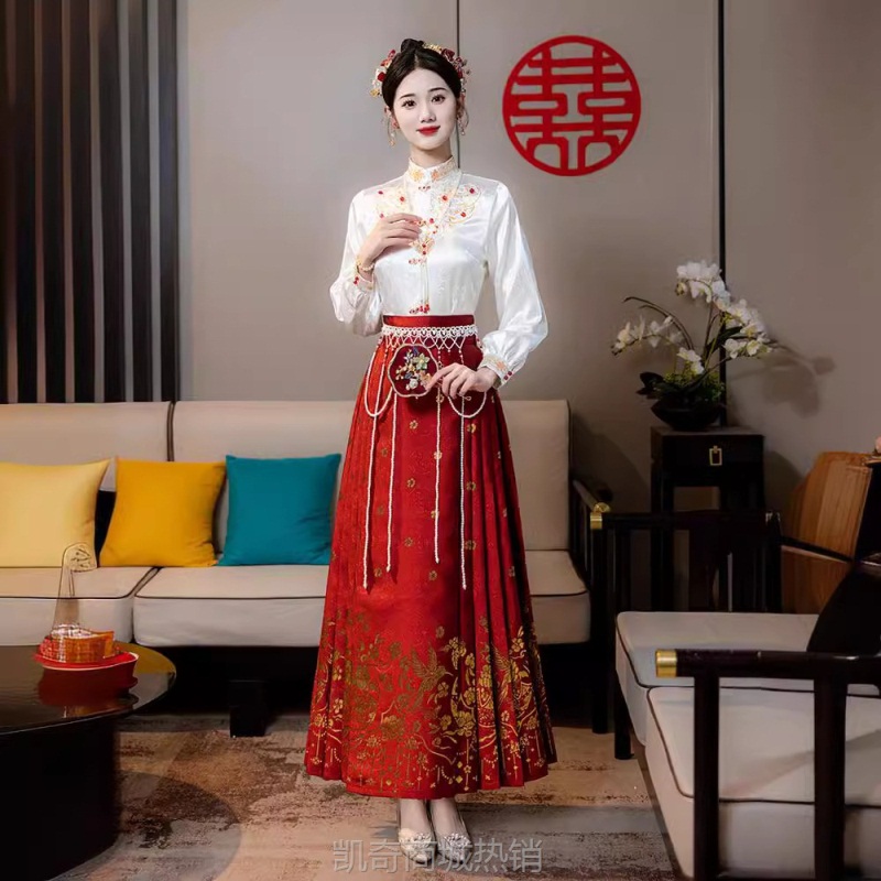 新中式马面裙敬酒服新款订婚结婚新娘回门中式礼服春夏套装女