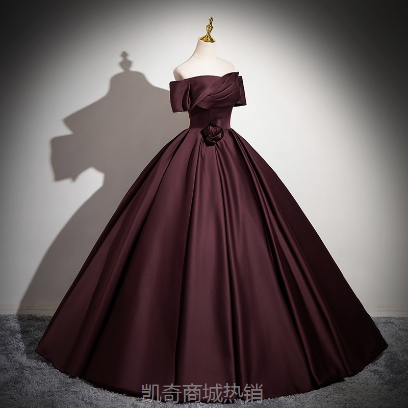 暗酒红色显白晚礼服裙女敬酒服新娘缎面婚纱一字肩声乐艺考蓬蓬裙