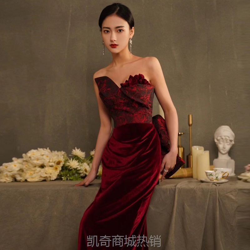 敬酒服新娘2024秋冬新款复古风酒红色玫瑰丝绒收腰鱼尾晚礼服裙女