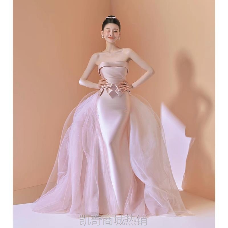 粉色鱼尾敬酒服女2024新款缎面成人礼女生订婚主持人鱼姬晚礼服裙