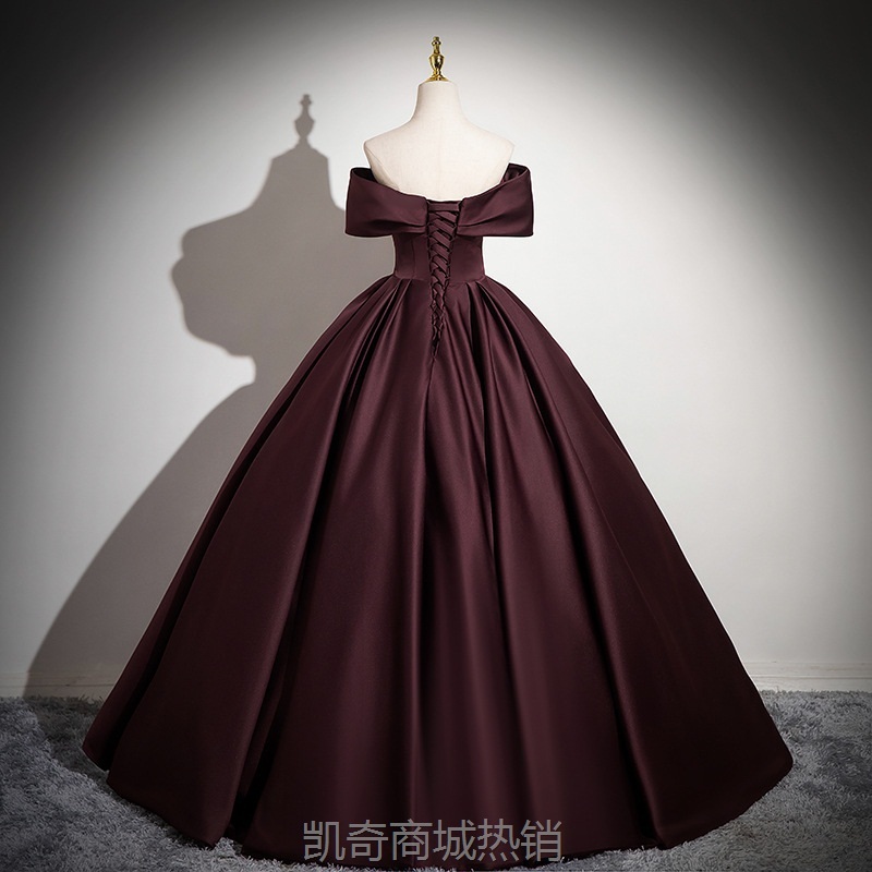 暗酒红色显白晚礼服裙女敬酒服新娘缎面婚纱一字肩声乐艺考蓬蓬裙
