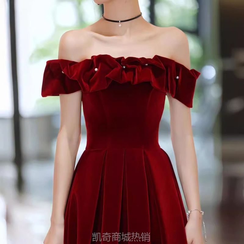 一字肩敬酒服2024新款新娘小个子订婚连衣裙礼服酒红色宴会晚礼服