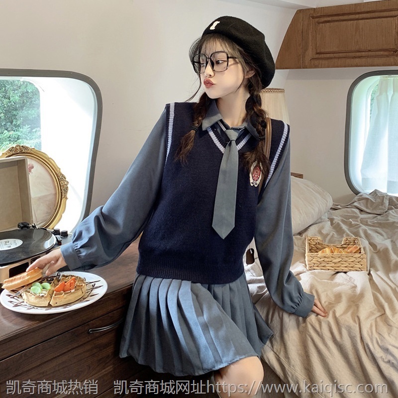 学院风时尚套装裙女秋冬季2021新款韩版学生马甲内搭连衣裙两件套
